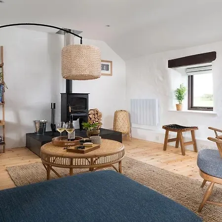Porthcurno Barns, The Cart - Cosy Cottage, Walk To Porthcurno Beach, Pedn Vouder & Minack Theatre Penzance