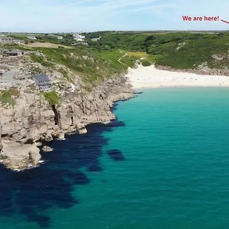 Porthcurno Barns, The Cart - Cosy Cottage, Walk To Porthcurno Beach, Pedn Vouder & Minack Theatre Holiday home Penzance